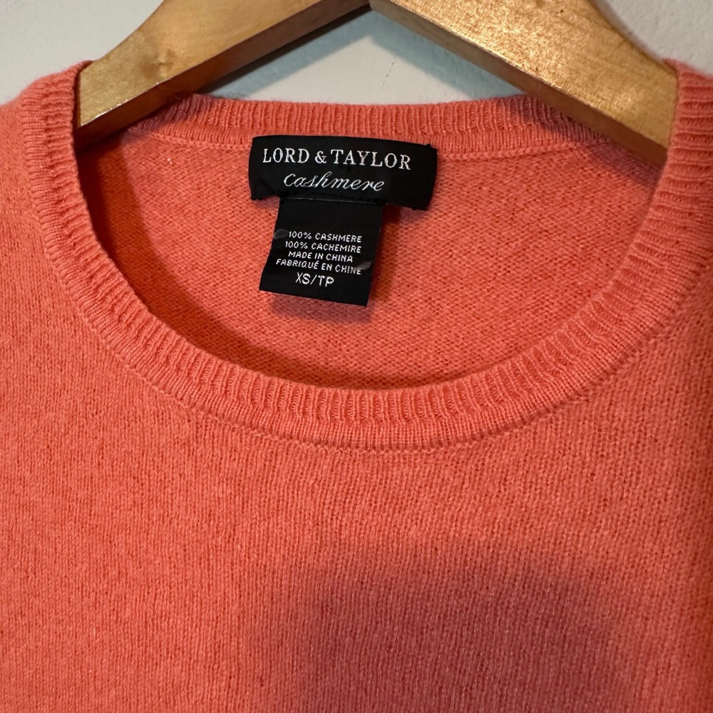 Lord & Taylor Cashmere Sweater Womens XS Coral Pink Crewneck Long Sleeve Knit